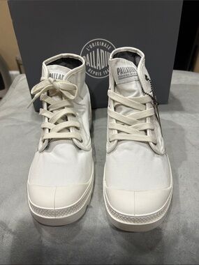 Palladium Women's Off-White High-Top Canvas Ankle Boots